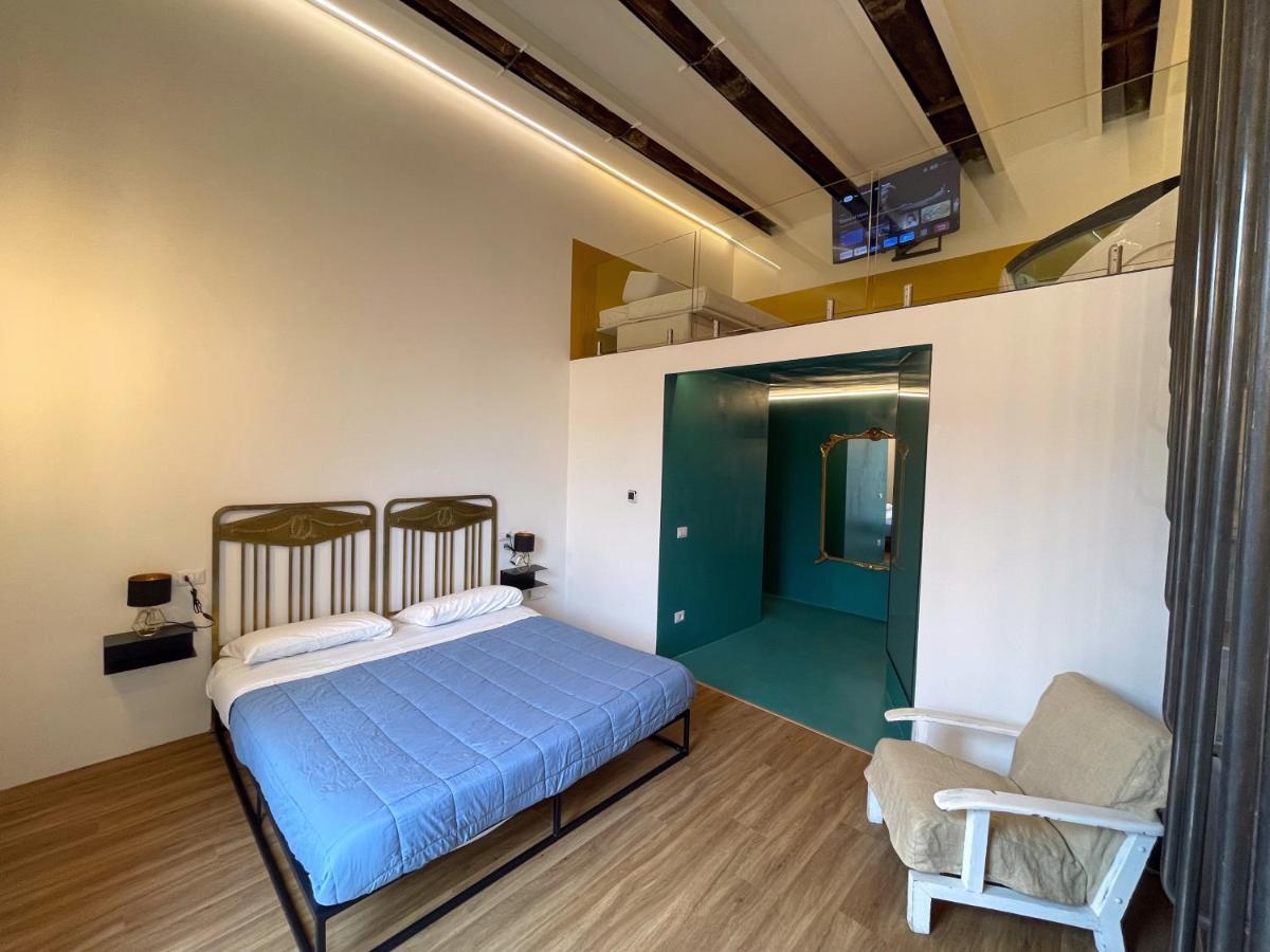 Tutt 'E Sant Luxury Rooms Naples Exterior photo