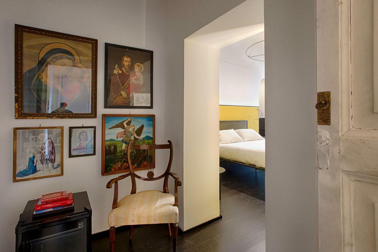 Tutt 'E Sant Luxury Rooms Naples Exterior photo